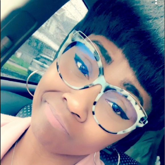 Meet your Posher, Berry - Picture 3 of 4